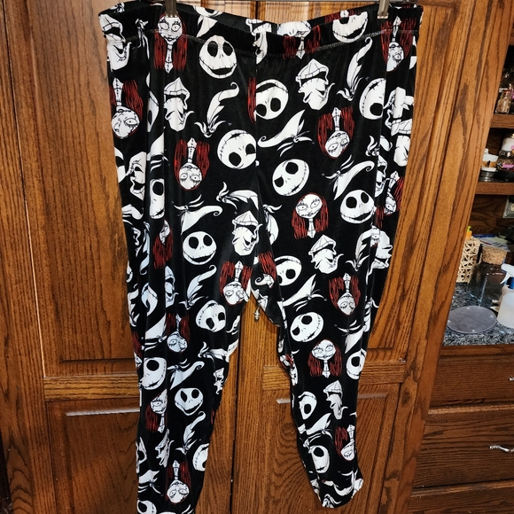 Ladies Disney brand Jack&Sally soft velour size 2x pants - Picture 1 of 2